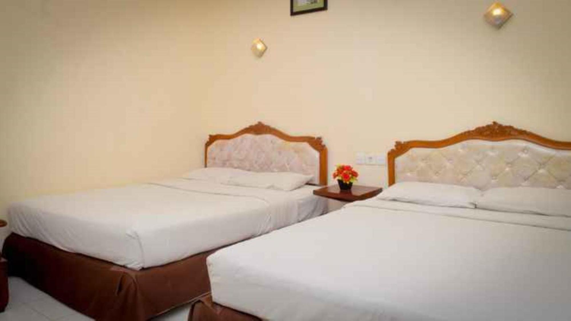 Uni Beach Hotel Pangandaran Bagian luar foto
