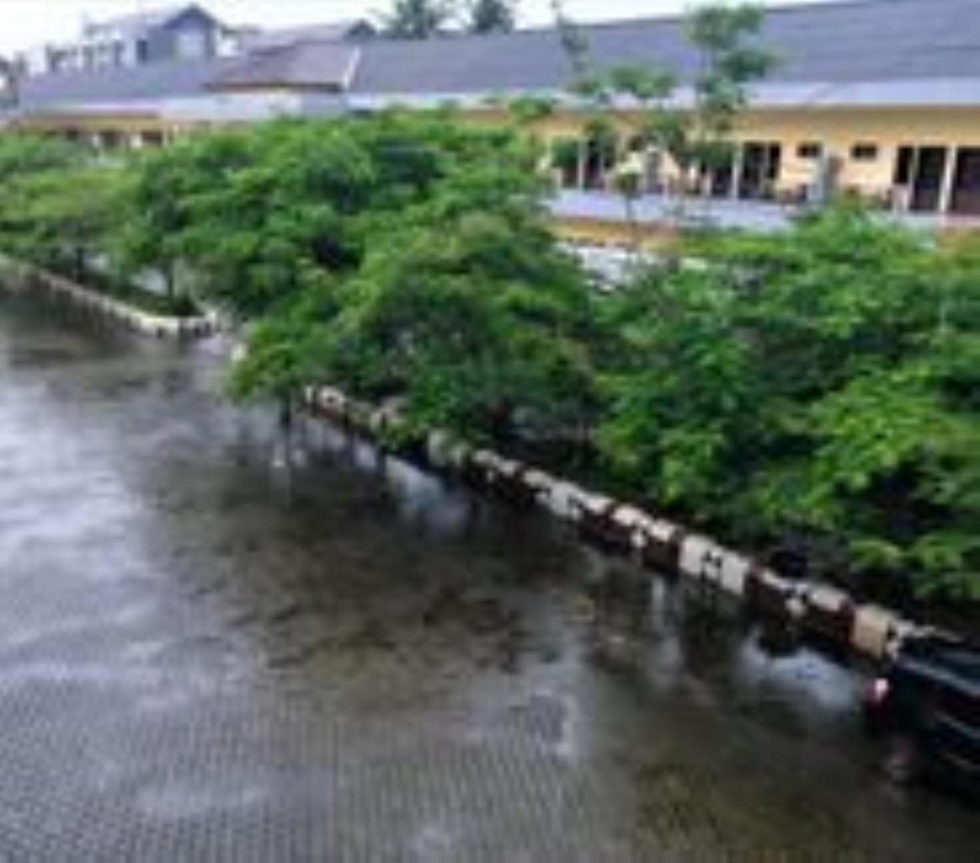 Uni Beach Hotel Pangandaran Bagian luar foto